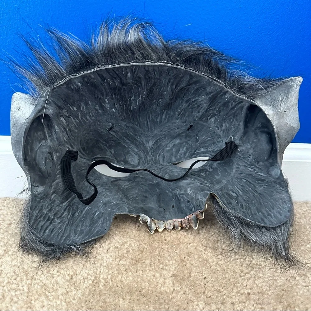 Spirit Halloween Werewolf Mask Gray Latex Scary